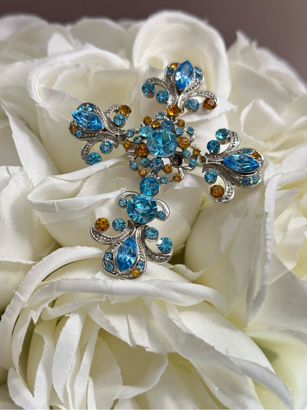 Beautiful Vintage Light Blue & Amber Crystal Cross Brooch - Religious Pin GUC